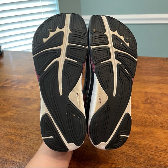 Altra Women’s Paradigm 4.5 gray red ego guide rail running shoes size 9 women’s - Picture 9 of 12